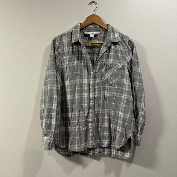 Old Navy women’s Large Gray Plaid flannel long sleeve button down shirt - Picture 1 of 5